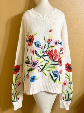 Romeo & Juliet Couture Embroidered Floral Knit Oversized Sweater Off White Large
